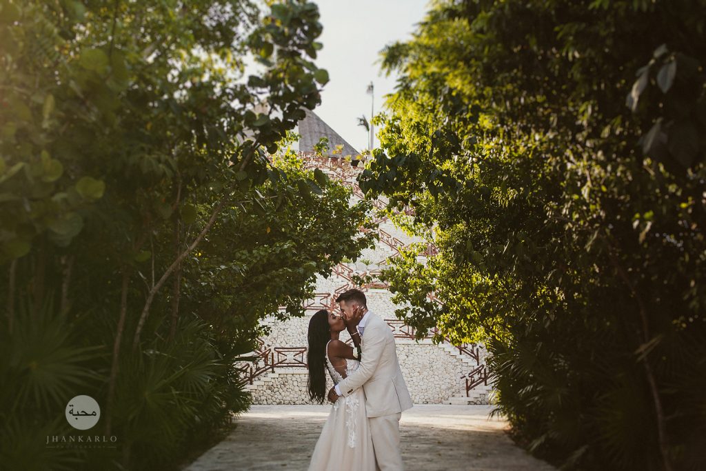 Jhankarlo Photography hotel Xcaret Mexico wedding for Yellow Umbrella Events